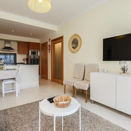 Charming Flat 10 Min Walk To Beach Appartement *