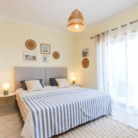 Charming Flat 10 Min Walk To Beach