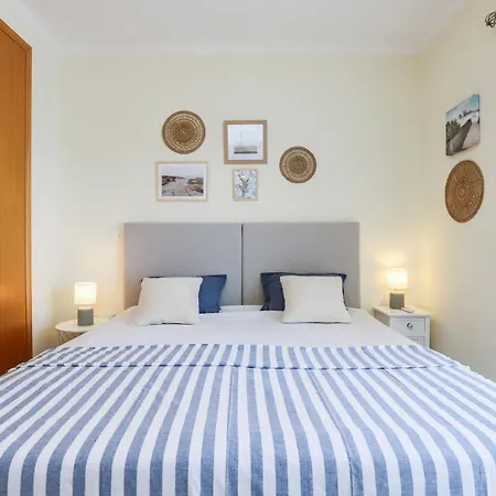 Charming Flat 10 Min Walk To * Albufeira