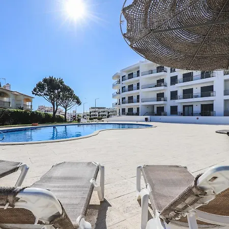 Charming Flat 10 Min Walk To Beach Apartamento