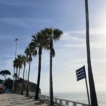 Apartamento Charming Flat 10 Min Walk To Beach