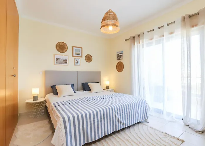 Charming Flat 10 Min Walk To Beach