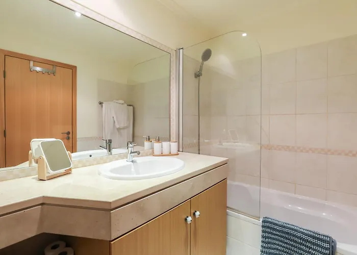 Apartment Charming Flat 10 Min Walk To Beach Albufeira