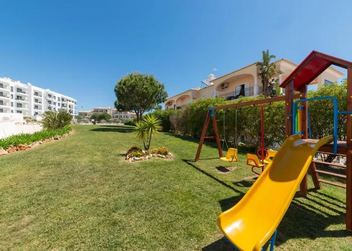 Charming Flat 10 Min Walk To Beach Apartment