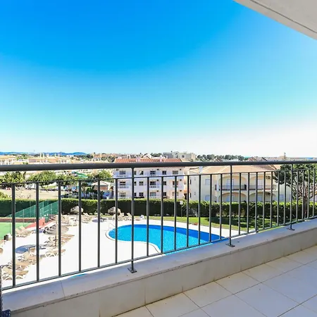 Apartment Charming Flat 10 Min Walk To Beach *