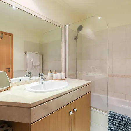 Apartment Charming Flat 10 Min Walk To Beach Albufeira